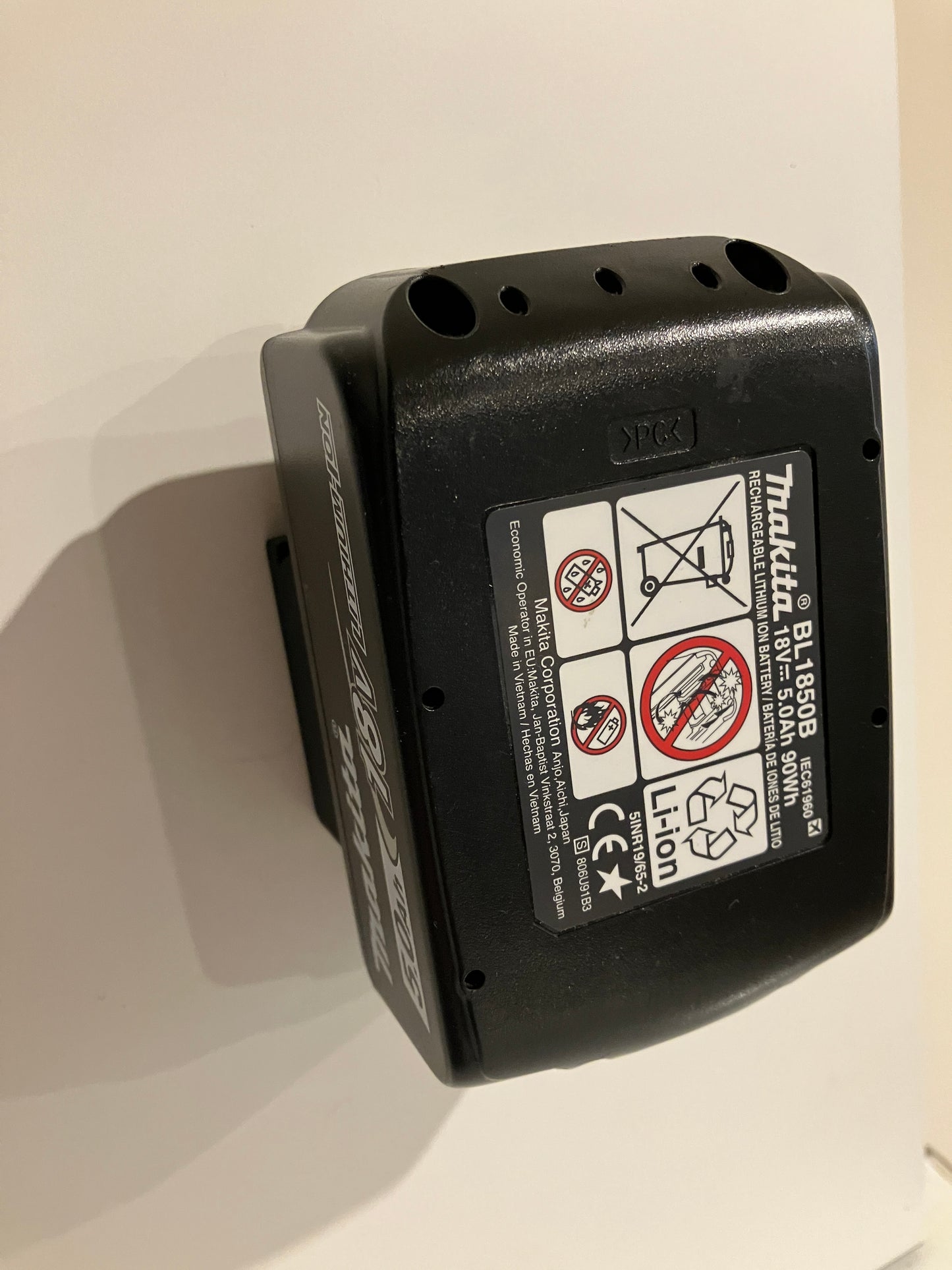 Makita 18V LXT compatible battery mount