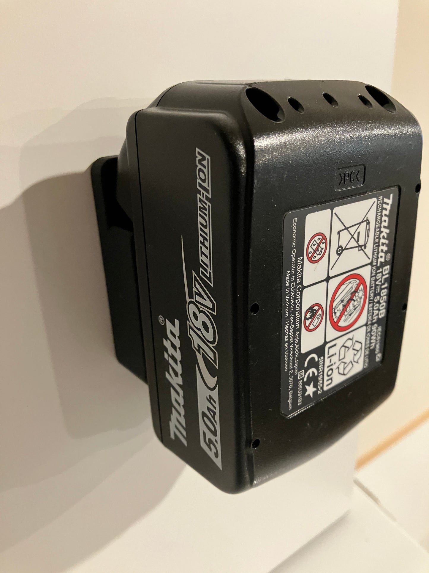Makita 18V LXT compatible battery mount